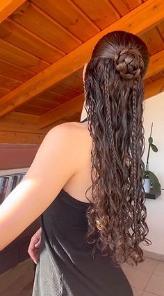 Cute Simple Hairstyles For Wavy Hair, Summer School Hairstyles, Hairstyles For Long Hair Thick Hair, Hairstyles Prom Medium Hair, School Hairstyles Wavy Hair, Hoco Hairstyles For Medium Length Hair, Medium Length Hair Styling Ideas, Cute Hairstyles For Medium Hair School, Hairstyles For Long And Thick Hair