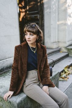 Brown Blazer Outfit, Blazer Outfits For Women, Brown Blazer, Retro Mode, Corduroy Blazer, Outfits Winter, Brown Jacket, Looks Chic