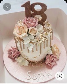 18th Birthday Cake Flowers, 18th Birthday Cake For Girls Elegant, Beautiful Birthday Cakes For Women, Classy Cakes Birthday For Women, 18birthday Cake, Classy 21st Birthday Cake, 18th Bday Cake, Happy Birthday Torte, 18th Birthday Cake Designs