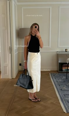 White Skirt Summer, September Outfits, Outfits Skirt, Smart Casual Work, Effortlessly Chic Outfits, Summer Outfit Inspiration, Preppy Outfit, Work Wear Women, Fashion Mistakes