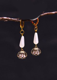 Women White Water Droplet Pearl Tassels Bud Drop Earrings925 Silver.Made of fine 14K Gold.Measurement: 4cm/1.56" * 1cm/0.39". Matches easily with daily hairstyle, dresses & Shirts Pearl Tassels, Daily Hairstyles, Water Droplets, Tassels, Drop Earrings, Hair Styles, Water, Silver, Gold