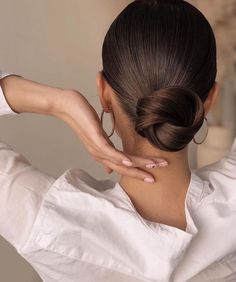 Bridal Hair For Hot Weather, Shuffle Cutouts, Low Bun Wedding Hair, Bridesmaids Hair, Low Bun Hairstyles, Greasy Hair Hairstyles, Wedding Hair Inspiration