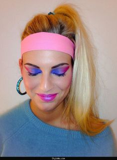 80s Makeup on Pinterest | 80s Hairstyles 80s Hair and Makeup StyleWu #aerobicexercises #aerobic #exercises #80s 80s Short Hair, 80s Eye Makeup, 80s Makeup Trends, 80s Theme Party Outfits, Decades Costumes, Style Année 80