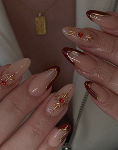 Red And Gold Nails, Nagel Tips, Acrylic Press On Nails, Red Nail, Nail Swag, Pretty Acrylic Nails, Chic Nails