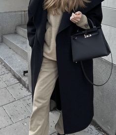 Kelly Outfit Hermes, Kelly Hermes Bag, Hermes Kelly Black Outfit, Hermes Kelly 25 Outfit, Hermes Kelly Bag Aesthetic, Kelly 25, Kelly 25 Black, Hermes Mini Kelly Black