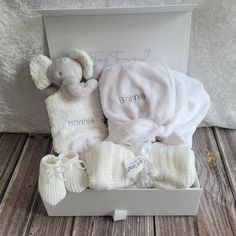 Baby Announcement Hampers, Baby Hampers Packaging, New Baby Hamper, Mum To Be Hamper, New Baby Gift Basket, New Born Baby Gifts Hamper, Cellular Blanket, Gender Neutral Baby Gifts, Treasure Gift