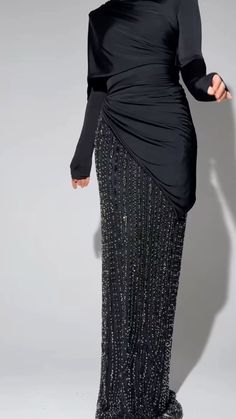 Modest Evening Gowns, Baju Kahwin, Chic Evening Dress, Soiree Dress, Women Dresses Classy, Elegant Dresses Classy, Muslim Fashion Dress, Evening Dress Fashion