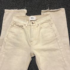 Cream Colored, Wide-Leg Urban Outfitters Jeans. They Are Brand New And Have Never Been Worn Jeans Urban Outfitters, Cream Jeans, Urban Outfitters Jeans, Oversized Jeans, Jeans Color, Baggy Jeans, Colored Jeans, Flare Jeans, Cream Color