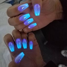 SOOOO in love with these glow in the dark nails!!! sculptednails Neon Nails Purple, Summer Nails Colors Designs, Dark Nail, Sculpted Nails, Acorn Necklace, Ombre Acrylic Nails, Glow Nails, Dark Nails, Acrylic Nails Coffin Short