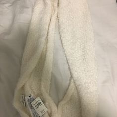 Super Fluffy And Cute! New With Tags. Perfect For Fall And Winter! Circle Scarf, Fall And Winter, Cream White, Abercrombie Fitch, Scarf Wrap, Scarf Accessory, Women Accessories, Cream, Tags