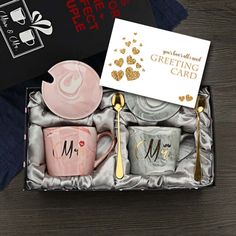 Mr Mrs marble mug gift set Mr Mrs Mugs, Xmas Recipes, 20th Anniversary Gifts, Cup Gift Set, Couple Coffee, Couples Coffee Mugs, Wedding Cups, Cup Ideas, Couple Mugs