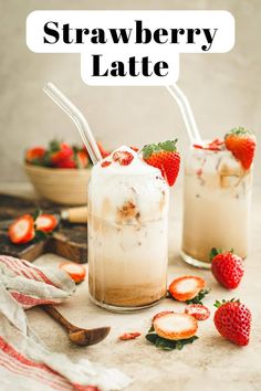 Strawberry latte topped with a fresh strawberry for garnish. Seasonal Coffee Drinks, Summer Coffee Drinks, Strawberry Latte, Strawberry Gluten Free, Desserts Drawing, Mocha Recipe, Cold Coffee Recipes, Strawberry Drinks