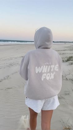 White Fox Hoodie, Aesthetic Hoodies, Preppy Sweatshirts, Fox Hoodie, Casual Preppy Outfits, Cute Preppy Outfits, Cute Sweatshirts, Cute Comfy Outfits, Hoodie Outfit