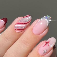 Glitter Christmas Nail Designs, Red Gold And Green Nails, Christmas Nails Crome, Christmas Nail Ideas Almond, Gel X Christmas Nail Designs, Trendy Nail Art Winter, Almond Xmas Nails, Early Christmas Nails, Christmas Nails With Snowflakes