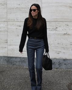 Tailored Chic Outfits, Alex Riviere Style, Alex Riviere, Winter Moodboard, Street Style Fall Winter, Corporate Dress, Women Business, Fashion Aesthetics, Work Wear Women