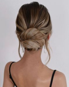 Minimal Bridal Hair, Bride Hairstyles Updo, Hairstyles For Brides, Gorgeous Wedding Hairstyles, Wedding Hair Trends, Bridal Glam, Formal Hairstyles For Long Hair, Simple Bridesmaid Hair, Wedding Hair Up