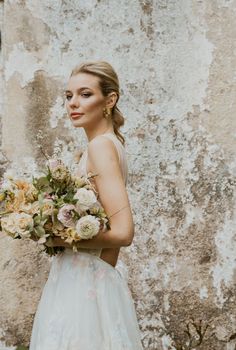 Romantic Bridal Portraits in Sintra, Portugal by Alyssa Belkaci Photo | Paris + Destination Elopement and Couple's Photographer | For The Romantic Lovers | Paris and All Of Europe, portugal wedding, sintra wedding, wedding in portugal, destination wedding portugal, wedding portraits details, wedding portraits, romantic wedding portraits, wedding gowns lace, wedding dress, wedding gown, wedding gowns unique, wedding gowns romantic Sintra Wedding, Paris Elopement Photography, Paris Engagement Photos, Wedding Portugal, Rustic Reception, Romantic Lovers, Contemporary Wedding Dress, Photo Paris, Dream Gown