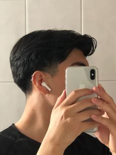 Taper Hairstyle, Low Taper Fade Haircut, Asian Man Haircut, Mens Haircuts Short Hair, Classic Taper, Low Fade Haircut, Men Haircut Curly Hair