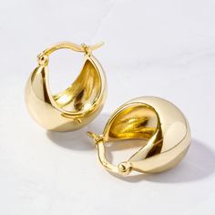 Chunky basket hoops are one of the biggest trends of the moment! They make a statement, without even trying! They pair nicely with any basics, and will easily elevate your outfit!  - - -  D E T A I L S - - -  * 925 Sterling Silver Earring Post * We use a THICK, DURABLE plating of 14k Gold or Rhodium * Very light-weight and comfortable! * Nickel-free & Hypoallergenic  MEASUREMENTS ‣ Inner Diameter: 10mm  ‣ Outer Diameter: 11mm ✻ Earrings on Model ✻ https://www.etsy.com/listing/1544006095/diamond-huggie-hoop-earrings-huggies?click_key=6571cc6ca83bf508cce162b86db26fd31102a973%3A1544006095&click_sum=b0be5886&ga_search_query=huggies&ref=shop_items_search_76&pro=1&frs=1&sts=1 🎁 Comes in a gift-box, ready for gift giving!  ✈️ Ships same day for fast delivery!  ♡ Made with 100% Pure Love!  🥰 Hap 10mm Hoop Earrings, Gold Creole Earrings, Big Chunky Gold Hoop Earrings, Thick Golden Hoop Earrings, Golden Chunky Earrings, Earrings Huggies, Tarnish-resistant Gold-tone Brass Hoop Earrings, Statement Earrings Gold, Earrings Gold Hoops