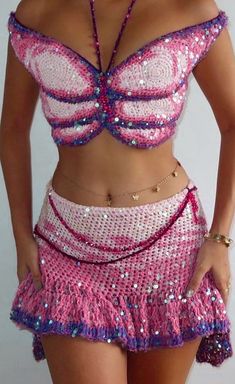 Sparkle Outfit, Earthy Outfits, Crochet Fashion Patterns, Diy Crochet Projects, Performance Outfit, Knit Fashion, Crochet Techniques