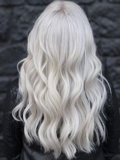 Curled Platinum Blonde Hair, Cool Toned Platinum Blonde Hair, Platnomblonde Hair, Platinum Blonde Hair Women, Platinum Ice Blonde Hair, White Hair Hairstyles, Icy White Blonde Hair, White Platinum Blonde Hair, Ice White Hair