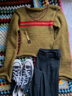 Handmade Knit Sweater, Late 90s Outfits, Winter Shoes Aesthetic, Grandma Clothes Aesthetic, Cool Outfits Aesthetic, Handmade Jumper, Bershka Shoes, Thrift Clothes