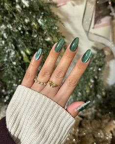 Green glass 🎄 . Green Christmas nails Pine Green Nails Christmas, Xmas Nails Simple Green, Holiday Nails Green Chrome, Square Christmas Nails Green, Green Cateye Nails Christmas, Christmas Nails Inspiration Green, Subtle Green Christmas Nails, Chrome Green Nails Christmas, Emerald Nails Christmas