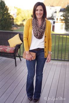 9 Ways to Wear Leopard Print This Fall How To Wear Bootcut Jeans, Mode Over 50, Moda Over 50, Moda Over 40, Skirt Diy, Yellow Cardigan, Stylish Women Fashion, Fashion For Women Over 40, Outfit Jeans