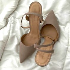 New Never Worn! Beautiful Suede Ankle Strap Can’t Buy Anymore!!! Comfort Heels Women, Cute Closed Toe Shoes, Office Work Shoes Women, Womens Fall Shoes 2024, Fall Wedding Guest Shoes, Work Heels Office Wear, Womens Comfortable Dress Shoes, Closed High Heels, Womens Business Casual Shoes