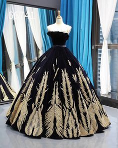 Ball Gowns Gold, Black And Gold Ball Gown, Navy Blue Ball Gown, Gold Ball Gown, Vintage Ball Gowns, Sweet 15 Dresses, Black Ball Gown, Navy Blue Prom Dresses, Gown Gold