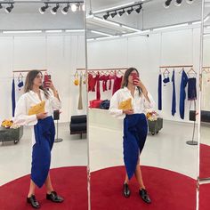 Thai no Instagram: “Essa saia é surreal mas NÃO dá pra ir no @masp com ela pois é bem provável que SAIA sem ela.” Capri Pants, Pants, Trousers