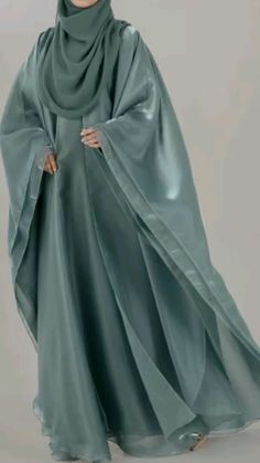 Trending Abaya Style Niqabi Outfit Ideas, Trending Abaya Designs, Abayas Aesthetic, Muslimah Fashion Outfits Simple, Beautiful Abaya Designs, Trending Abaya, Wedding Abayas, Aesthetic Abaya, Party Abaya