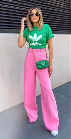 36 BARBIE OUTFIT IDEAS - valemoods Trendy Dressy Outfits For Women, Pink On Pink Outfit, Pink Outfit Party, Looks Adidas, Carved Bench, Color Blocking Outfits, Classy Fashion, Outfits Spring, Pink Pants