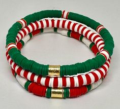 Set of 3 Red Green and White, hand beaded, stretch bracelets. Each strand is made with 6mm Heishi beads with gold accents. Can customize with wording of your choice Stanley Cup option now available! Christmas Heishi Bracelet, Bracelet Combos, Christmas Jewelry Diy, Heishi Bracelet