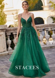 Forest Green Prom Dress Tulle, Emerald Green Prom Dress With Gold Accents Tulle, Emerald Green Dress Tule, Emerald Green Glitter Prom Dress Long, Green Floor-length Sequin Prom Dress, Prom Dress V Neck, Long Sleeve Homecoming Dress, Glitter Prom Dresses, Mermaid Ball Gown