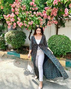 Chiffon Shrug Long, Shrug Outfit Ideas Casual, Long Shrugs Outfit Jeans, Tailored Outfits For Women, Stiched Dress, Ikat Blouse Designs