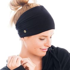 PRICES MAY VARY. 14 Different Ways to Style - Create new looks in a snap and look effortlessly pulled together! BLOM’s multi-style knotted headband women love can spruce up any outfit. Rock the chic look anytime, anywhere with this versatile headband for women. Ideal for Busy, Active Lifestyles - Perfect for women on the go, our soft and comfortable elastic head bands keep hair and sweat out of the way, in style. Our workout headbands for women are suitable for yoga, running, the gym, or even th Ponytail Headband, Fashion Headbands, Greece Outfit, Headband Black, Winter Running, Workout Headband, Yoga Headband, Sports Headbands, Active Living