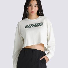 The Retro V Relaxed Long Sleeve Crop T-Shirt is a long sleeve relaxed crop T-shirt made of heavy cotton jersey with a retro Vans® graphic on the front. 100% Cotton Long sleve t-shirt Relaxed fit Graphic on front 18'' in length | Vans Retro V Relaxed Long Sleeve Crop T-Shirt Womens Small