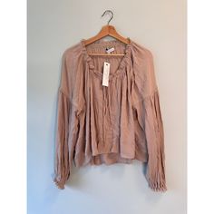 Nwt Boutique Vici Taupe Oversized Peasant Blouse Size Xs. Beautiful River Bend Top, Simple Neutral Color Allows It To Pair With So Much! Ma Retail $55 Halter Neck Blouses, Flare Blouse, Printed Chiffon Blouse, Beautiful River, Peasant Shirt, Women Floral Blouse, Gorgeous Blouses, Layered Blouse, Floral Peplum