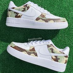 Hand painted desert camouflage pattern on authentic white Air Force 1s. Painted with water resistant and non cracking leather paint. Custom White Leather Sneakers For Outdoor, White Leather Custom Sneakers For Outdoor, Custom Painted Shoes, Diy Sneakers, Painted Sneakers, Custom Kicks, Air Force 1s, All Nike Shoes, Desert Camo