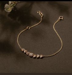 Simple Bracelet Designs For Women, Gold Bracelets For Women Indian Daily Wear, Stylish Gold Bracelet For Women, Gold Simple Bracelet For Women, Simple Bracelet Designs Gold, Braclate Design Gold For Women, Breclate Design Gold For Girl, Delicate Gold Bracelet For Women, Braslate Design Gold Women