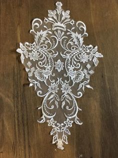 White Embroidery Lace Fabric, Romantic Floral applique material piece, Elegant Wedding Dress Gown La Elegant White Lace With Appliques, White Lace Fabric With Appliques, Dresses For Big Bust, Celebrity Wedding Gowns, Wedding Dresses For Curvy Women, Dresses Cinderella, Country Wedding Gowns, Wedding Dresses Mermaid Sweetheart, Wedding Dresses Mermaid