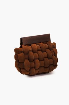 Crochet Luxury, Luxury Accessories Woman, Brown Luxury, Brown Clutch, Celebrity Casual Outfits, Creative Bag, Suede Clutch, Bags Luxury