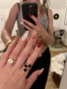 Winter Nails Acrylic Aesthetic, Red Nails Fall Design, Winter Nail Aesthetic, Nails Thanksgiving Fall, Red Fall Nail Designs, Christmas Aesthetic Nails, Thanksgiving Nails Almond, Christmas Nails Aesthetic, Nagellack Trends