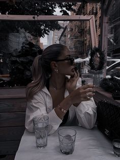 Gergana Ivanova, Nyc Guide, Rich Girl Aesthetic, Shotting Photo, Rich Girl Lifestyle, Foto Tips, Foto Poses, Classy Aesthetic, Future Lifestyle