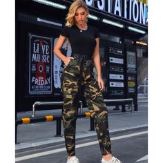 Never Worn Casual Camouflage Mid-rise Bottoms, Casual Mid-rise Camouflage Bottoms, Spring Camouflage High-waisted Cargo Pants, Casual Camouflage High-waisted Pants, Casual High-waisted Camouflage Pants, Spring Fitted Camouflage Pants, Spring Camouflage High-waisted Pants, Summer Camouflage Trousers, Camouflage Trousers For Summer