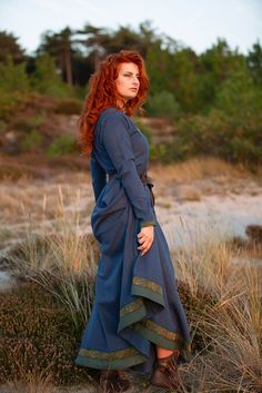 Viking Dress Tunic "Hilda the Epic" Viking Style Clothing, Viking Outfit, Women Viking, Magical People, Viking Tunic, Medieval Garb, Viking Dress, Viking Life, Ren Fair