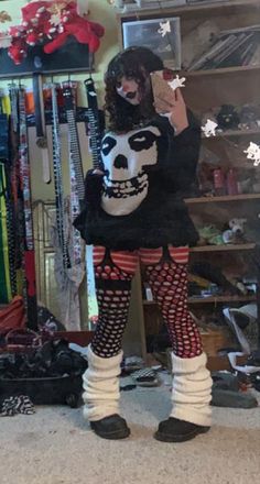 Juggalo Aesthetic Outfit, Alt Clown Outfit, Grunge Clown Outfit, Goth Clowncore Fashion, Juggalo Fashion, Dark Clowncore Outfit, Horrorcore Outfits, Clown Girl Aesthetic, Juggalette Outfit