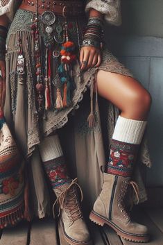 Boho Style Outfits Bohemian, Looks Hippie, Bohemian Boots, Bohemian Shoes