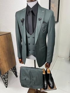 Luxe Slim Fit High Quality Self-Patterned Green Woolen Suit – MCR TAILOR Pants Gift, Classy Suits, Dress Suits For Men, Green Suit, Mens Casual Dress Outfits, Slim Fit Suit, Business Suit, Men’s Suits, Fashion Suits For Men